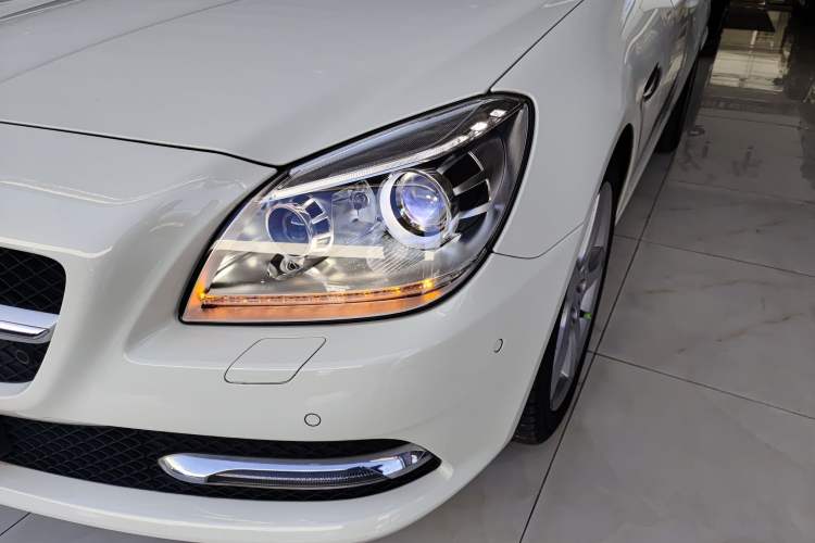 Used Mercedes-Benz SLK-Class 2011 SLK 200 Fashion Model Left Front Headlight