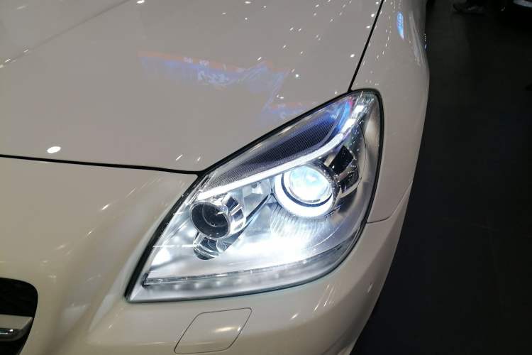 Used Mercedes-Benz SLK-Class 2011 SLK 200 Fashion Model Left Front Headlight