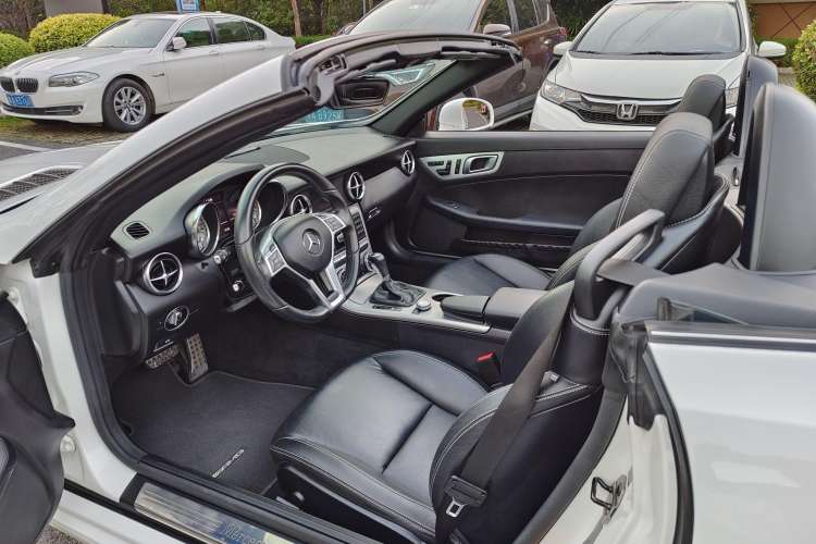 Used Mercedes-Benz SLK-Class 2011 SLK 200 Fashion Model Left Front Seat