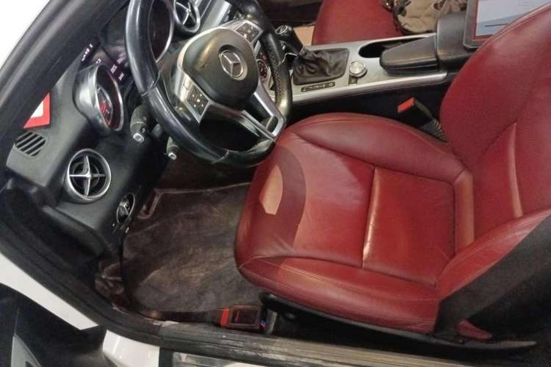 Used Mercedes-Benz SLK-Class 2011 SLK 200 Fashion Model Left Front Seat