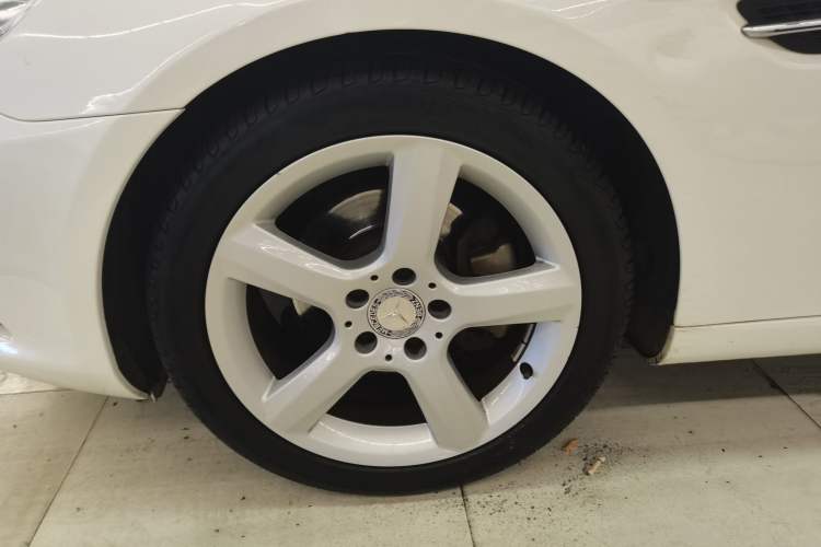 Used Mercedes-Benz SLK-Class 2011 SLK 200 Fashion Model Left Front Wheel Hub