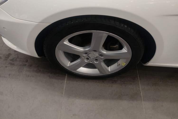 Used Mercedes-Benz SLK-Class 2011 SLK 200 Fashion Model Left Front Wheel Hub