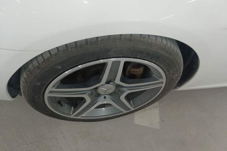 Used Mercedes-Benz SLK-Class 2011 SLK 200 Fashion Model Left Front Wheel Hub