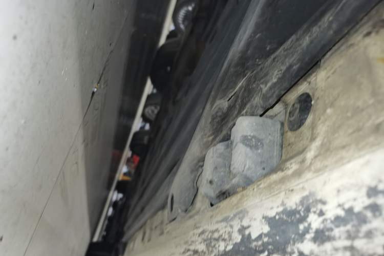 Used Mercedes-Benz SLK-Class 2011 SLK 200 Fashion Model Left Side Sill
