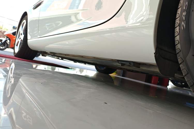 Used Mercedes-Benz SLK-Class 2011 SLK 200 Fashion Model Left Side Sill