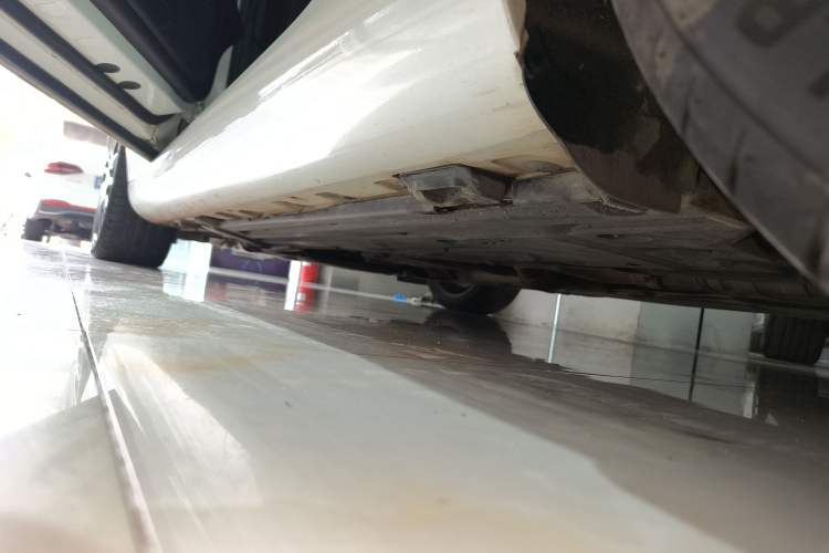 Used Mercedes-Benz SLK-Class 2011 SLK 200 Fashion Model Left Side Sill