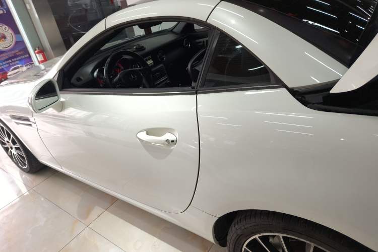 Used Mercedes-Benz SLK-Class 2011 SLK 200 Fashion Model Left Side