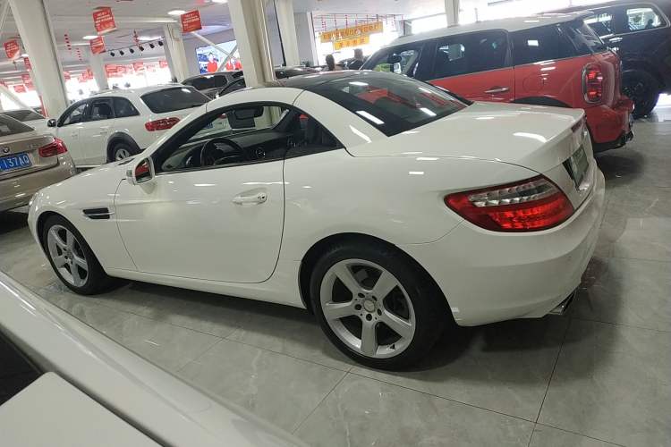 Used Mercedes-Benz SLK-Class 2011 SLK 200 Fashion Model Left Side