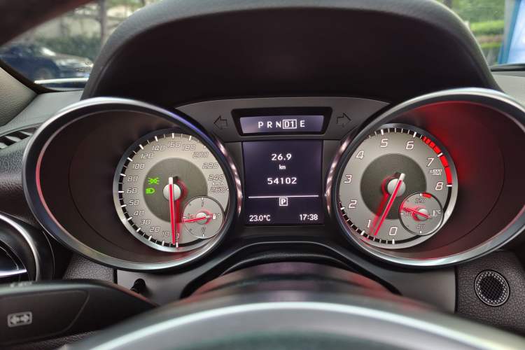 Used Mercedes-Benz SLK-Class 2011 SLK 200 Fashion Model Odometer Close Up