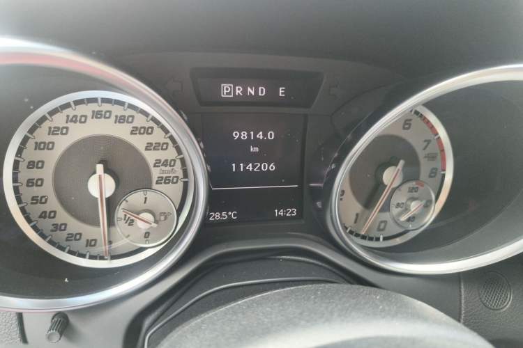 Used Mercedes-Benz SLK-Class 2011 SLK 200 Fashion Model Odometer Close Up