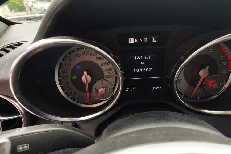 Used Mercedes-Benz SLK-Class 2011 SLK 200 Fashion Model Odometer Close Up