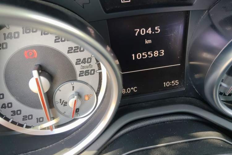 Used Mercedes-Benz SLK-Class 2011 SLK 200 Fashion Model Odometer Close Up