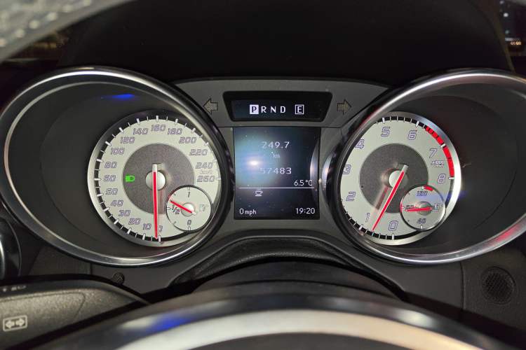 Used Mercedes-Benz SLK-Class 2011 SLK 200 Fashion Model Odometer Close Up