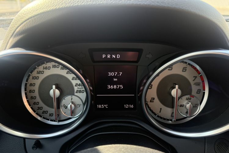 Used Mercedes-Benz SLK-Class 2011 SLK 200 Fashion Model Odometer Close Up