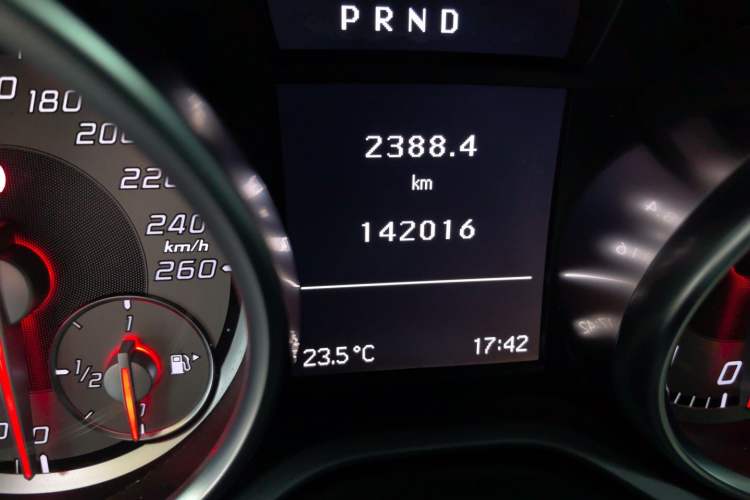 Used Mercedes-Benz SLK-Class 2011 SLK 200 Fashion Model Odometer Close Up