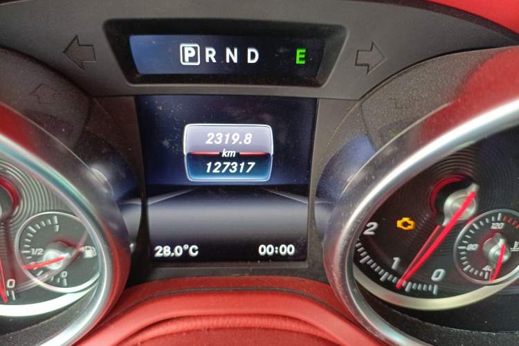 Used Mercedes-Benz SLK-Class 2011 SLK 200 Fashion Model Odometer Close Up