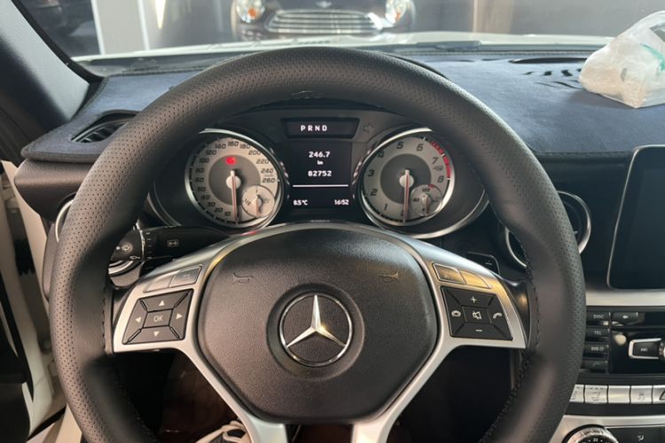 Used Mercedes-Benz SLK-Class 2011 SLK 200 Fashion Model Odometer Close Up