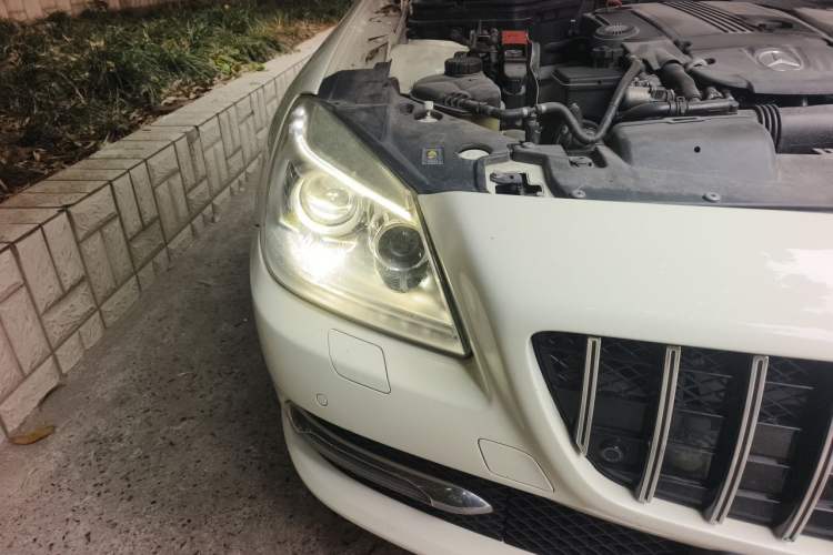 Used Mercedes-Benz SLK-Class 2011 SLK 200 Fashion Model Right Front Headlight