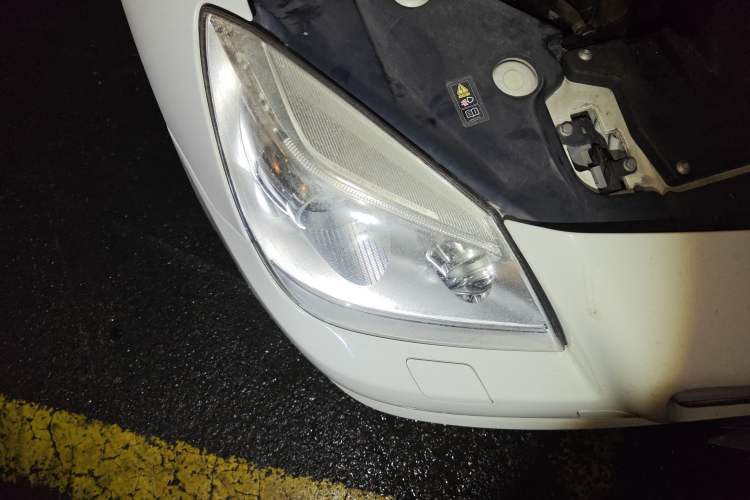 Used Mercedes-Benz SLK-Class 2011 SLK 200 Fashion Model Right Front Headlight