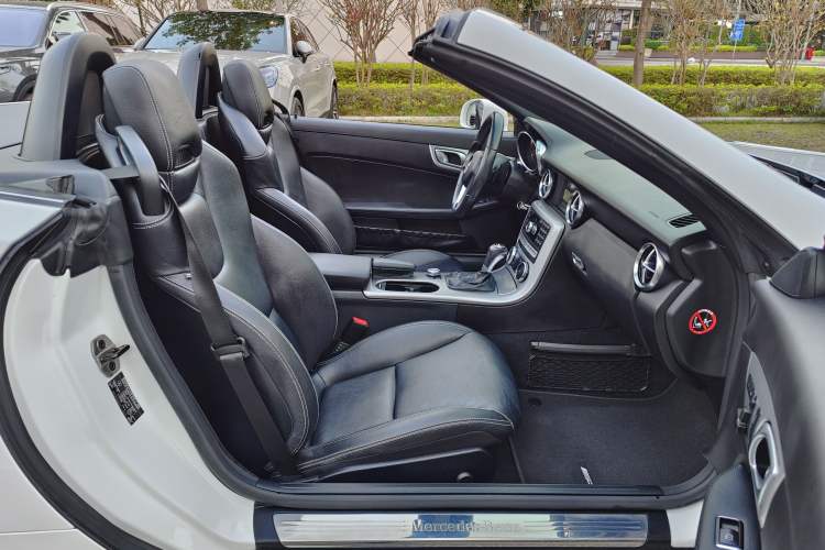 Used Mercedes-Benz SLK-Class 2011 SLK 200 Fashion Model Right Front Seat