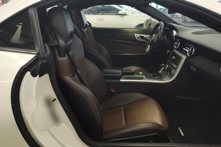 Used Mercedes-Benz SLK-Class 2011 SLK 200 Fashion Model Right Front Seat