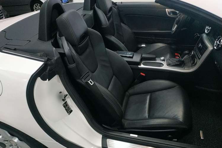 Used Mercedes-Benz SLK-Class 2011 SLK 200 Fashion Model Right Front Seat