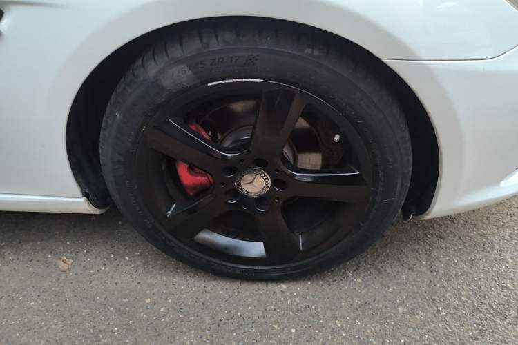Used Mercedes-Benz SLK-Class 2011 SLK 200 Fashion Model Right Front Wheel Hub