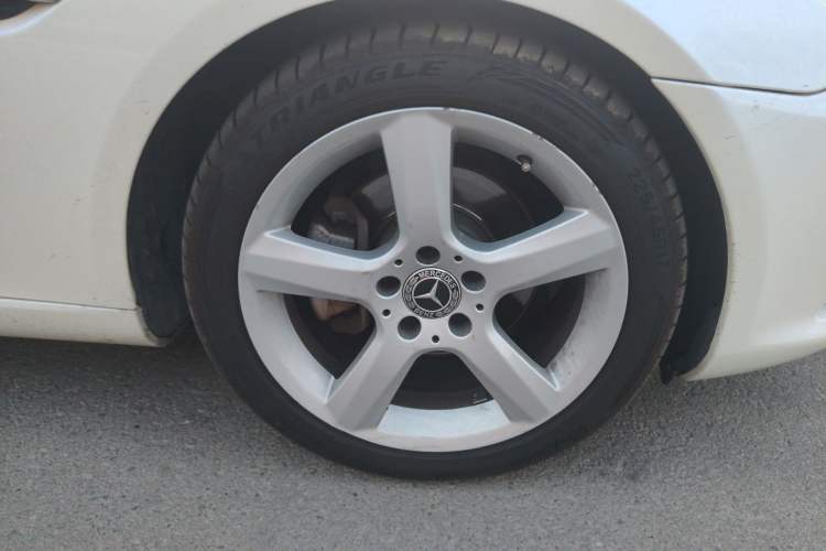 Used Mercedes-Benz SLK-Class 2011 SLK 200 Fashion Model Right Front Wheel Hub