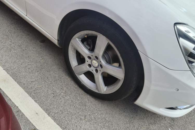 Used Mercedes-Benz SLK-Class 2011 SLK 200 Fashion Model Right Front Wheel Hub