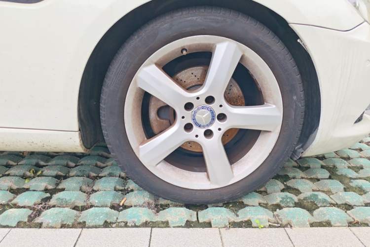 Used Mercedes-Benz SLK-Class 2011 SLK 200 Fashion Model Right Front Wheel Hub