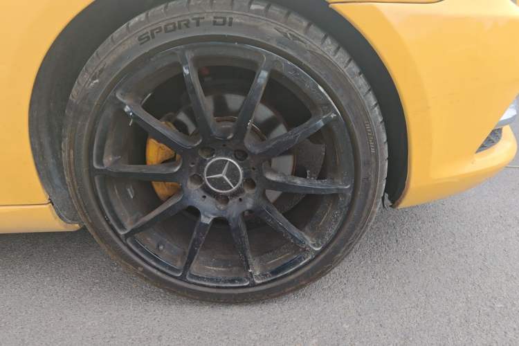 Used Mercedes-Benz SLK-Class 2011 SLK 200 Fashion Model Right Front Wheel Hub