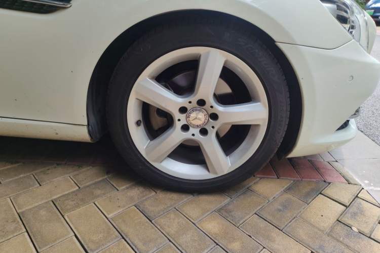 Used Mercedes-Benz SLK-Class 2011 SLK 200 Fashion Model Right Front Wheel Hub