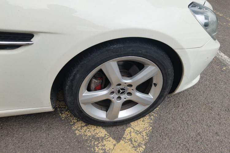 Used Mercedes-Benz SLK-Class 2011 SLK 200 Fashion Model Right Front Wheel Hub