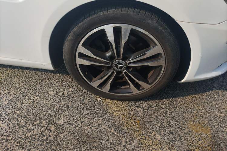Used Mercedes-Benz SLK-Class 2011 SLK 200 Fashion Model Right Front Wheel Hub