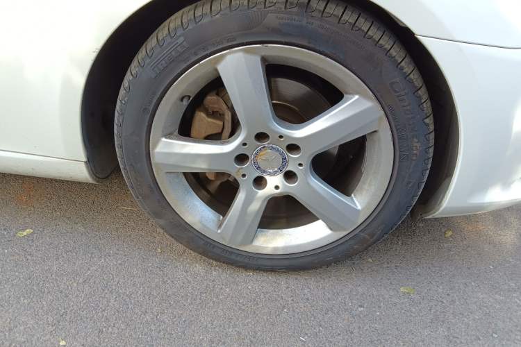 Used Mercedes-Benz SLK-Class 2011 SLK 200 Fashion Model Right Front Wheel Hub