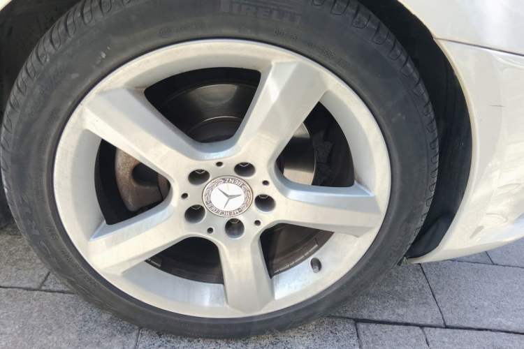 Used Mercedes-Benz SLK-Class 2011 SLK 200 Fashion Model Right Front Wheel Hub