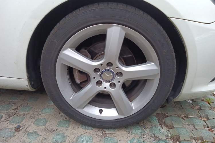 Used Mercedes-Benz SLK-Class 2011 SLK 200 Fashion Model Right Front Wheel Hub