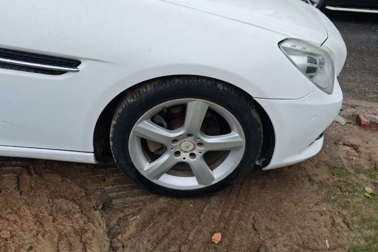 Used Mercedes-Benz SLK-Class 2011 SLK 200 Fashion Model Right Front Wheel Hub