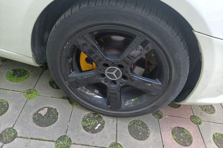 Used Mercedes-Benz SLK-Class 2011 SLK 200 Fashion Model Right Front Wheel Hub