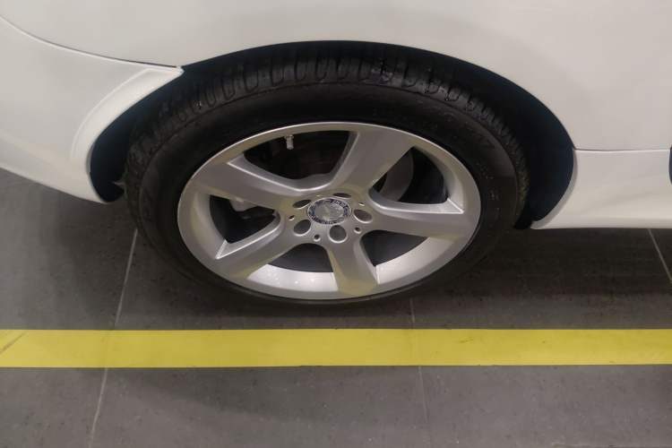 Used Mercedes-Benz SLK-Class 2011 SLK 200 Fashion Model Right Rear Wheel Hub