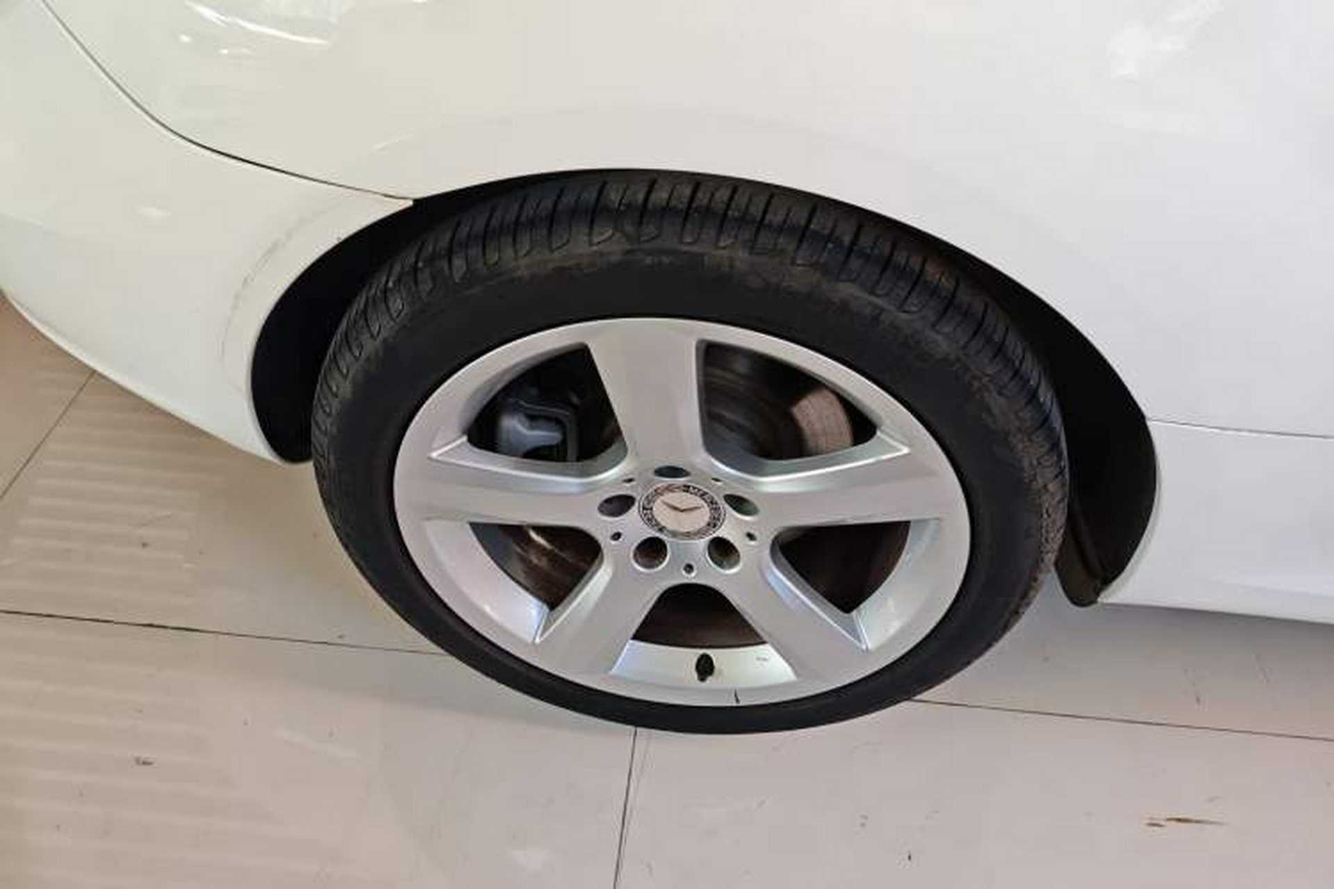 Used Mercedes-Benz SLK-Class 2011 SLK 200 Fashion Model Right Rear Wheel Hub