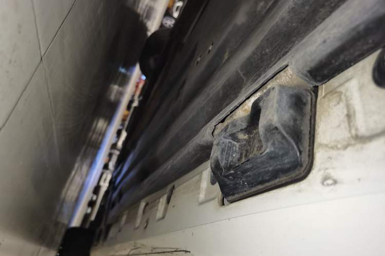 Used Mercedes-Benz SLK-Class 2011 SLK 200 Fashion Model Right Side Sill