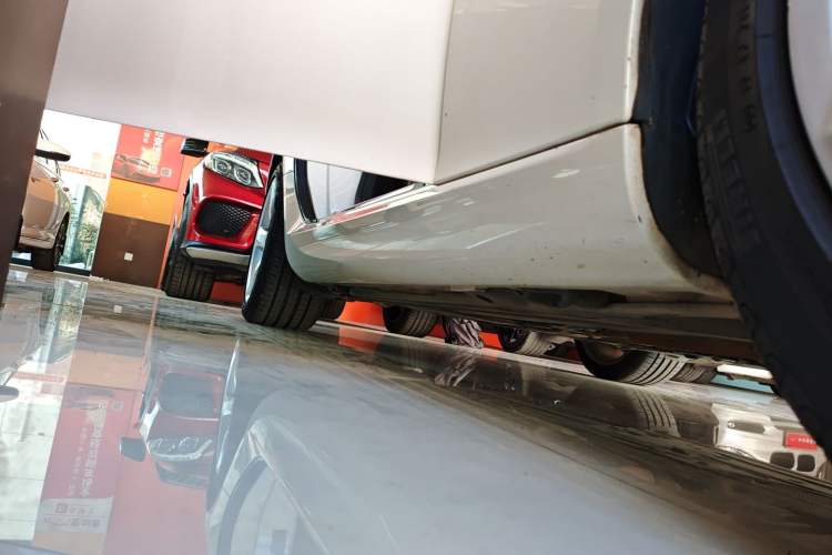 Used Mercedes-Benz SLK-Class 2011 SLK 200 Fashion Model Right Side Sill