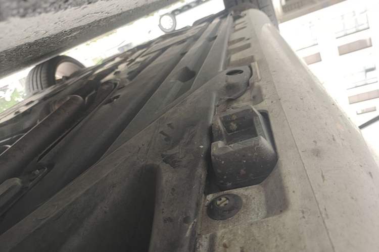 Used Mercedes-Benz SLK-Class 2011 SLK 200 Fashion Model Right Side Sill