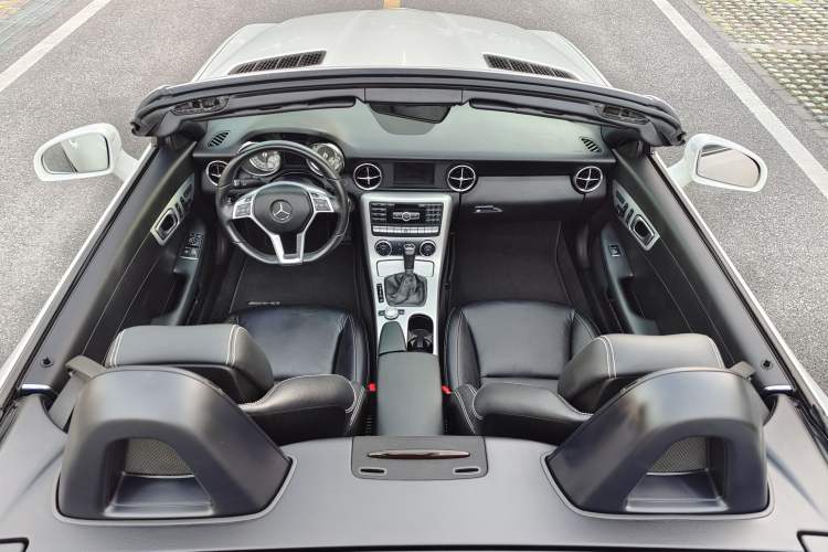 Used Mercedes-Benz SLK-Class 2011 SLK 200 Fashion Model Roof