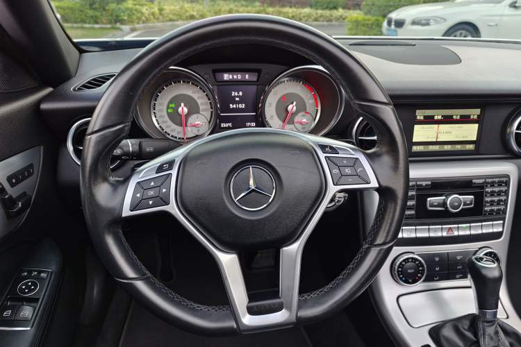 Used Mercedes-Benz SLK-Class 2011 SLK 200 Fashion Model Steering Wheel
