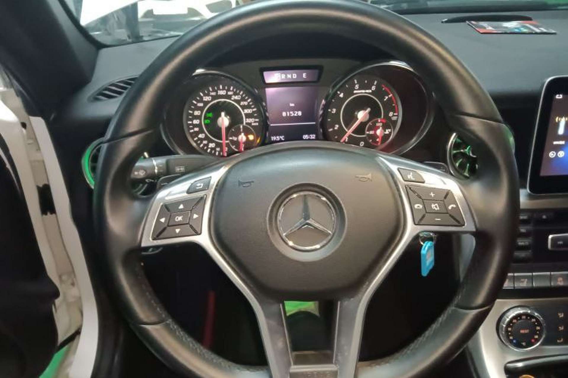 Used Mercedes-Benz SLK-Class 2011 SLK 200 Fashion Model Steering Wheel