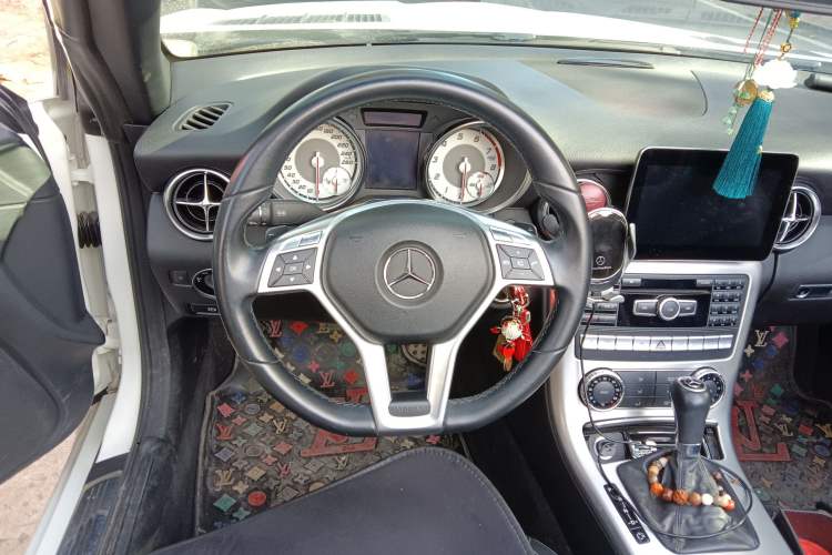 Used Mercedes-Benz SLK-Class 2011 SLK 200 Fashion Model Steering Wheel