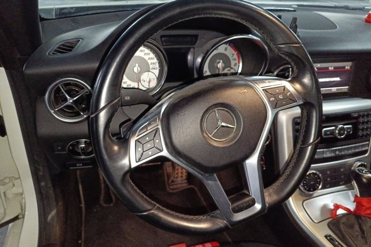 Used Mercedes-Benz SLK-Class 2011 SLK 200 Fashion Model Steering Wheel