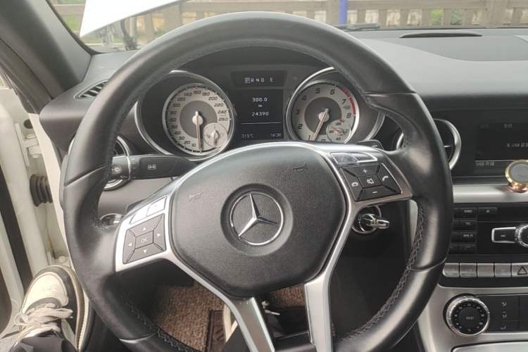 Used Mercedes-Benz SLK-Class 2011 SLK 200 Fashion Model Steering Wheel